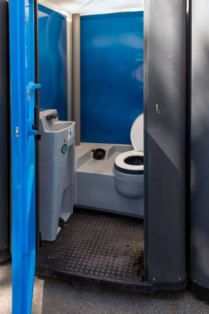 Best Porta potty delivery and setup  in East Hills, NY